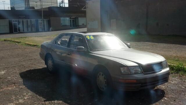 Lexus LS 400 1995 photo 2