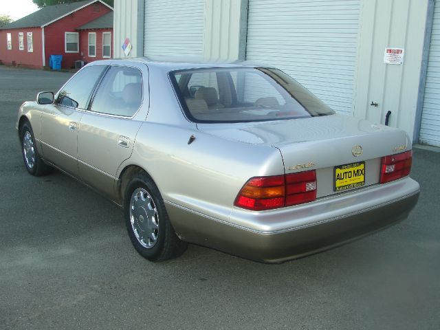 Lexus LS 400 1995 photo 12