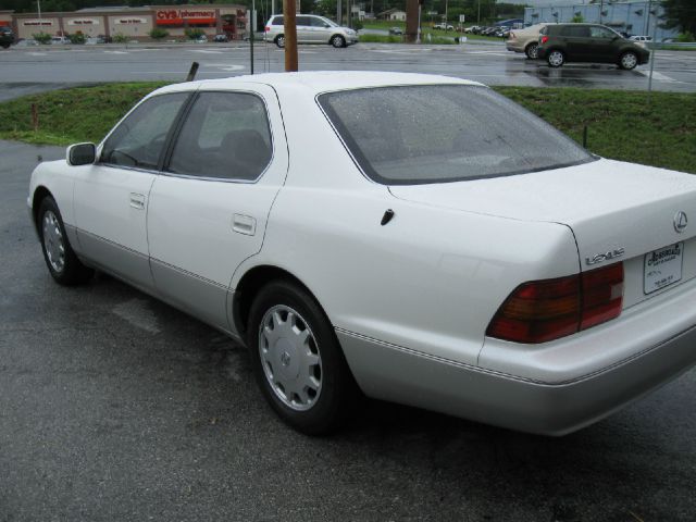 Lexus LS 400 1995 photo 2