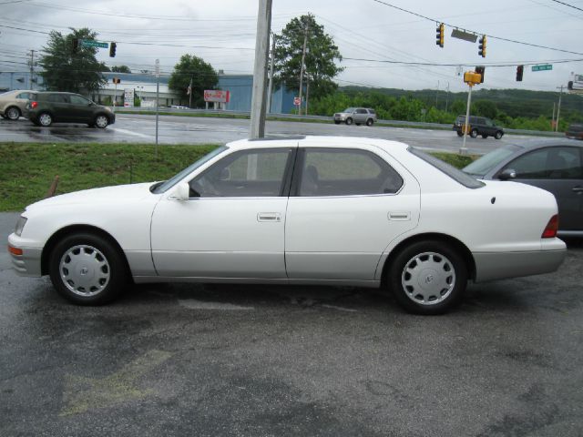 Lexus LS 400 1995 photo 3