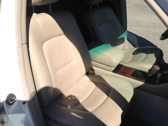 Lexus LS 400 1996 photo 2