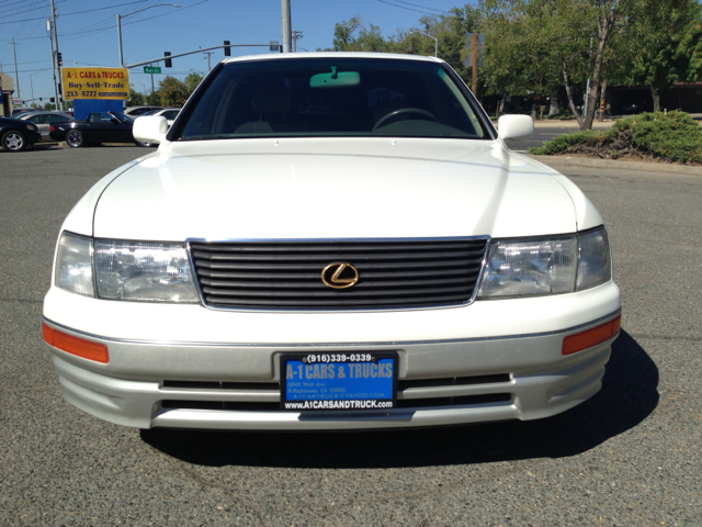 Lexus LS 400 1996 photo 3