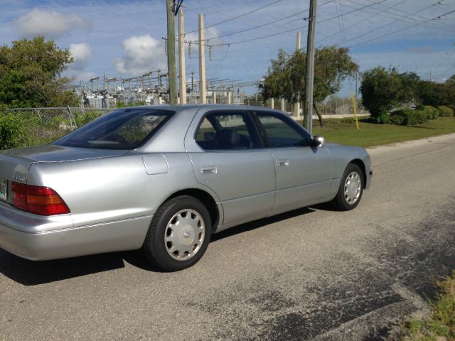 Lexus LS 400 1996 photo 1