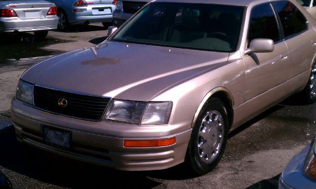 Lexus LS 400 1996 photo 4