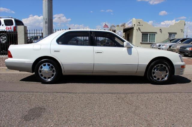 Lexus LS 400 1996 photo 3