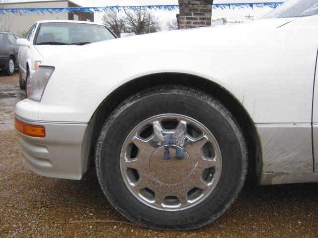 Lexus LS 400 1997 photo 3