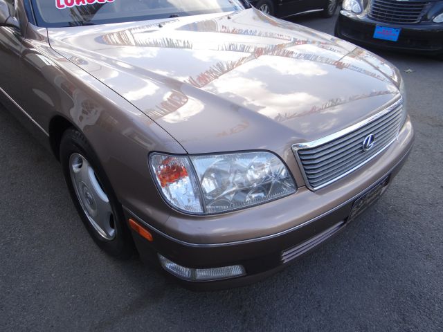 Lexus LS 400 1998 photo 2