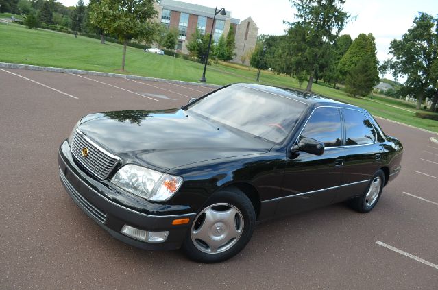 Lexus LS 400 1998 photo 2