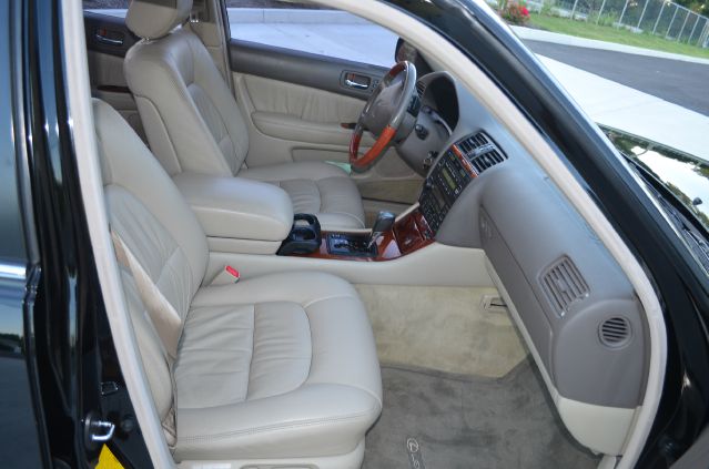 Lexus LS 400 1998 photo 3