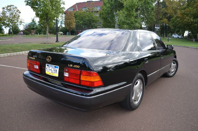 Lexus LS 400 1998 photo 4