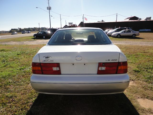 Lexus LS 400 1998 photo 3