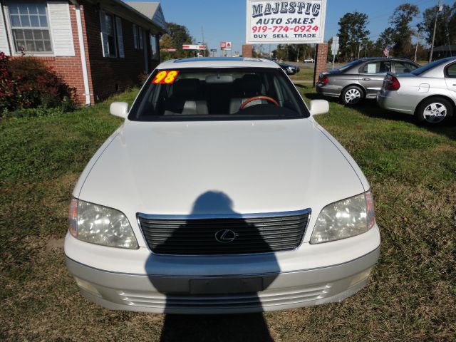 Lexus LS 400 1998 photo 4