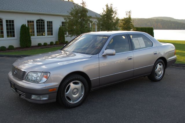 Lexus LS 400 1998 photo 1
