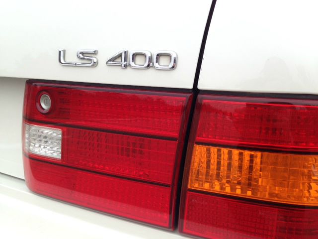 Lexus LS 400 1999 photo 2