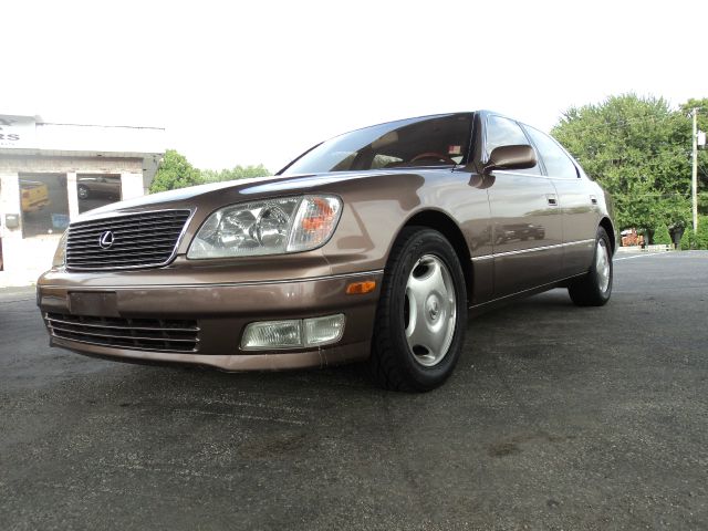 Lexus LS 400 1999 photo 1