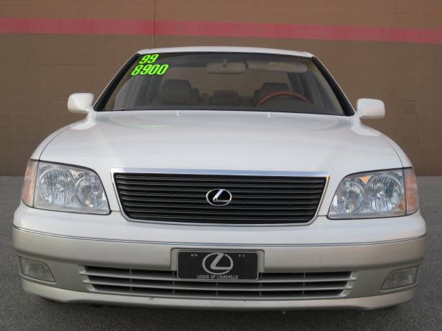 Lexus LS 400 Base Sedan