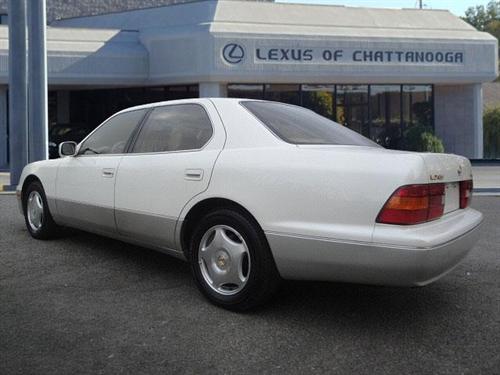 Lexus LS 400 1999 photo 1