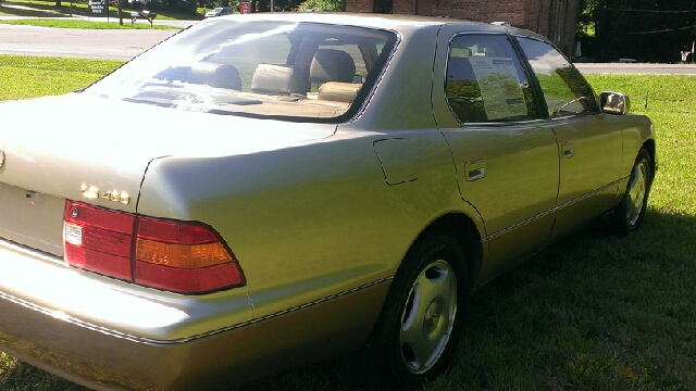 Lexus LS 400 1999 photo 1