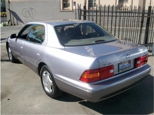 Lexus LS 400 1999 photo 3