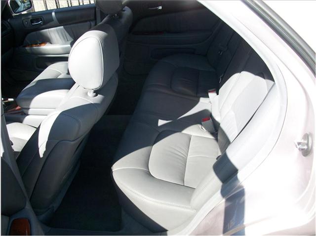 Lexus LS 400 1999 photo 5