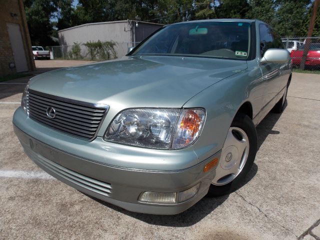 Lexus LS 400 1999 photo 1