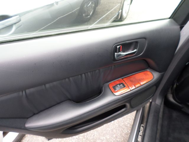 Lexus LS 400 Base Sedan