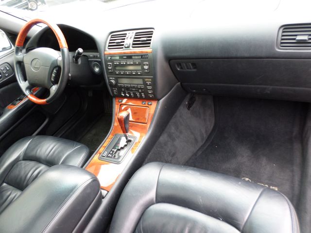 Lexus LS 400 1999 photo 17