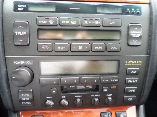 Lexus LS 400 1999 photo 21