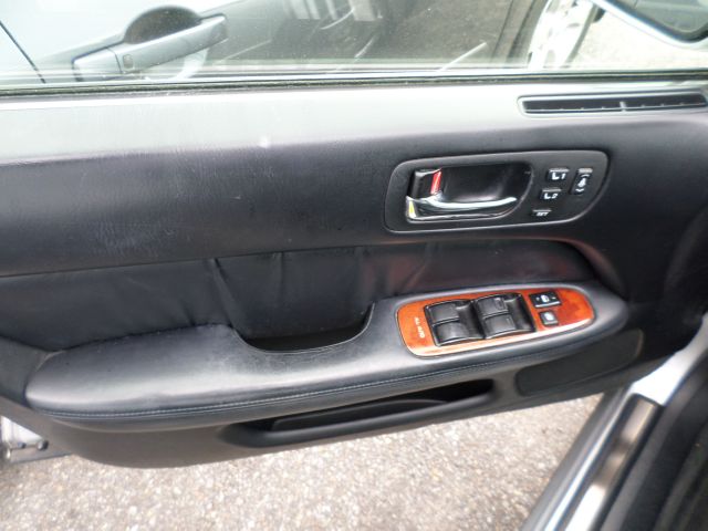 Lexus LS 400 1999 photo 24