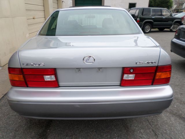 Lexus LS 400 1999 photo 27