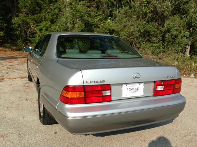 Lexus LS 400 1999 photo 4