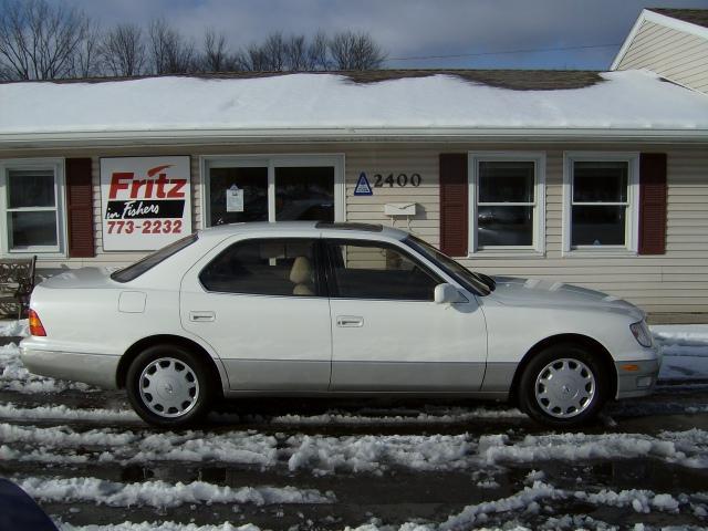 Lexus LS 400 1999 photo 1