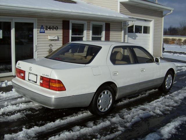 Lexus LS 400 1999 photo 2