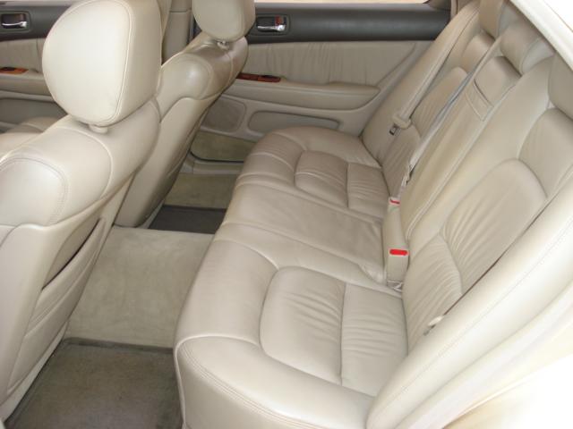 Lexus LS 400 1999 photo 3