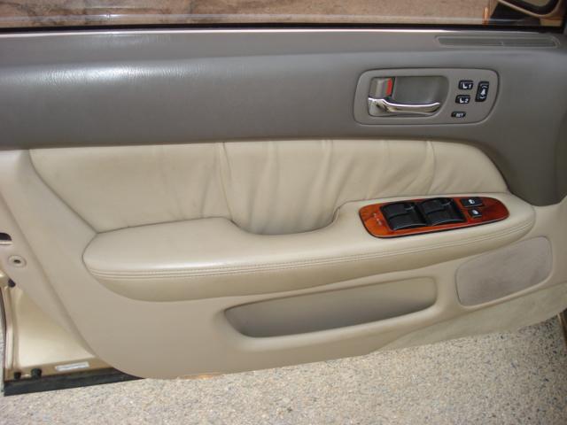 Lexus LS 400 1999 photo 2