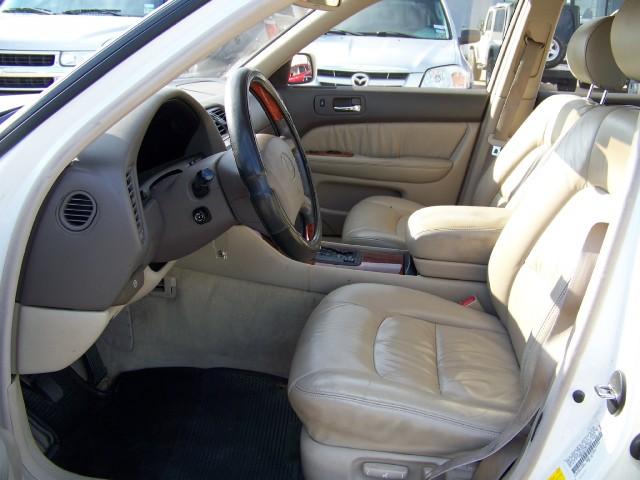 Lexus LS 400 1999 photo 2