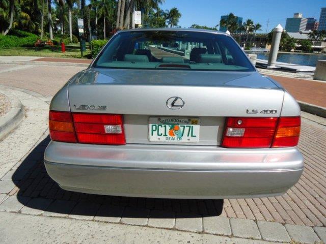 Lexus LS 400 2000 photo 1