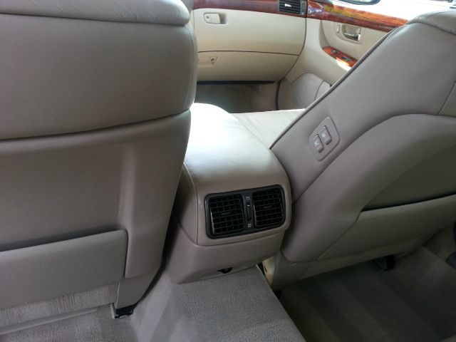 Lexus LS 430 2001 photo 40