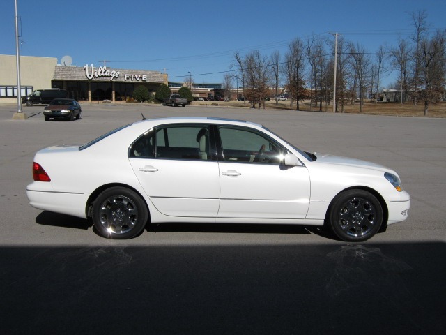 Lexus LS 430 2001 photo 1