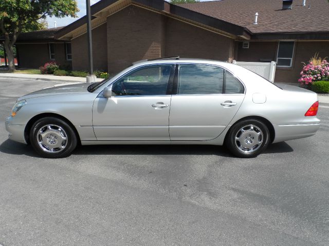 Lexus LS 430 2001 photo 2