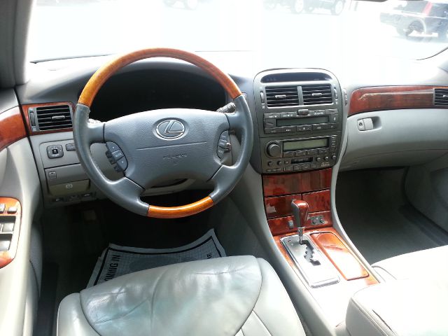 Lexus LS 430 2001 photo 16