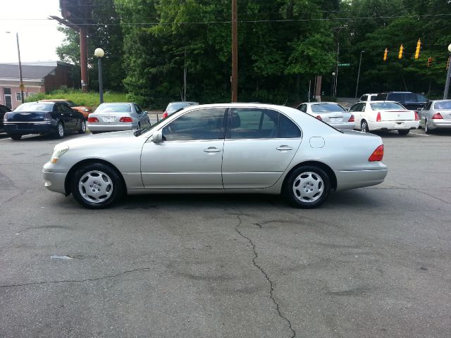 Lexus LS 430 2001 photo 26