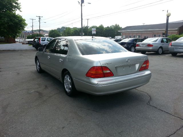 Lexus LS 430 2001 photo 27