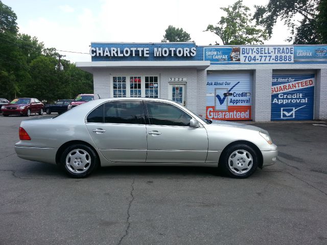 Lexus LS 430 2001 photo 32