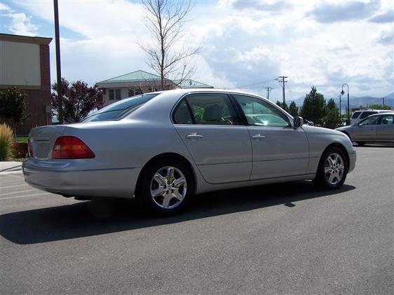 Lexus LS 430 2001 photo 2