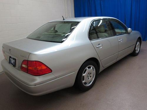 Lexus LS 430 2002 photo 2