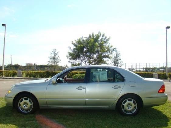 Lexus LS 430 2002 photo 1