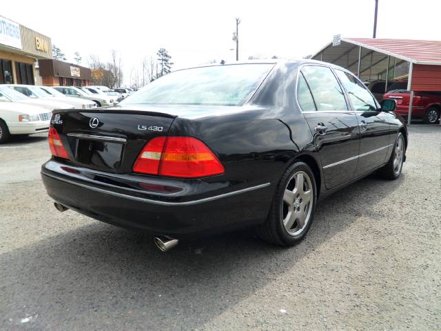 Lexus LS 430 2002 photo 2