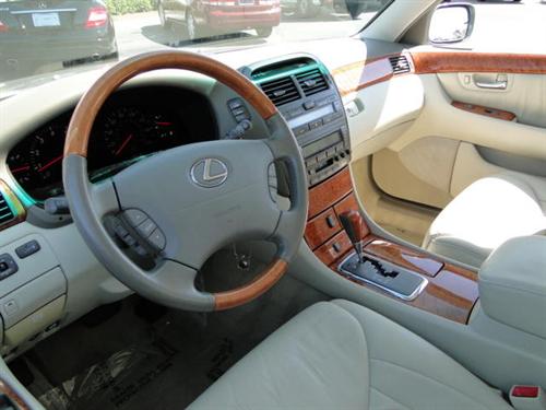 Lexus LS 430 2002 photo 2