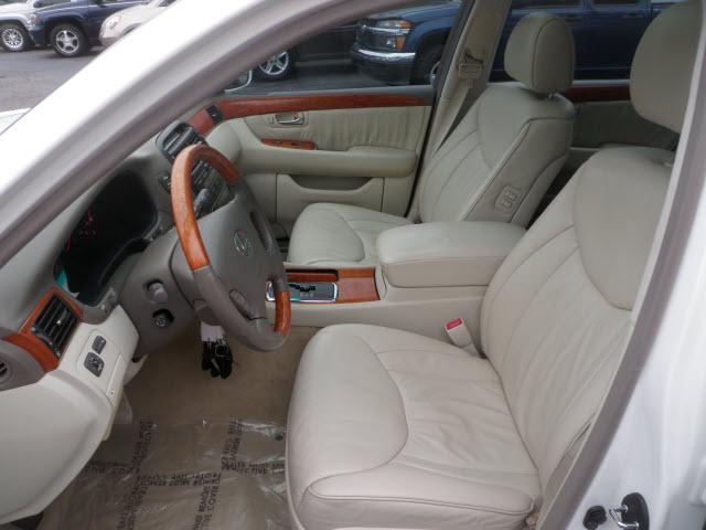Lexus LS 430 2002 photo 2